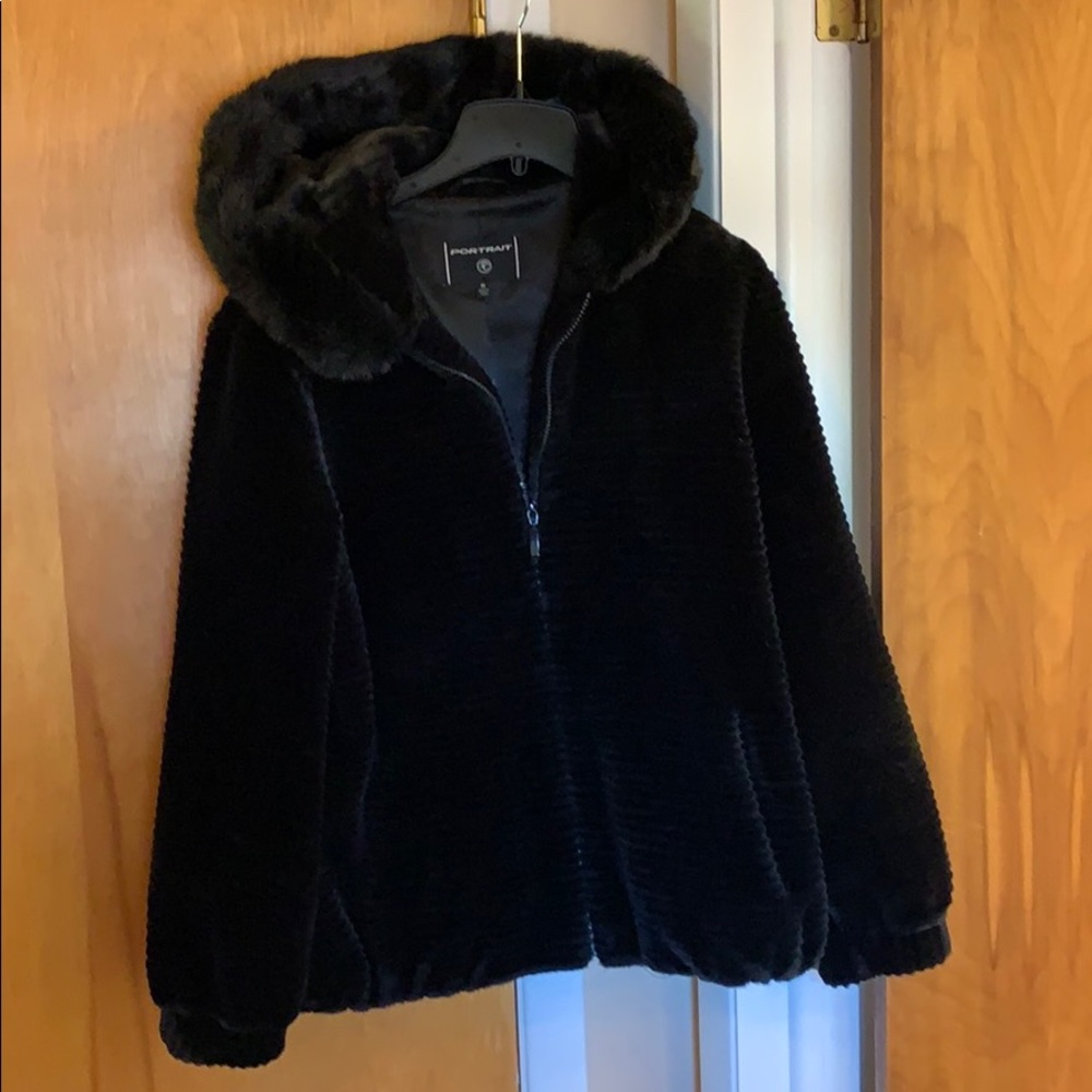 Portrait black faux fur Hooded jacket